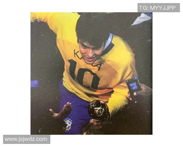 年轻帅气的足球明星头像展现运动魅力与青春活力